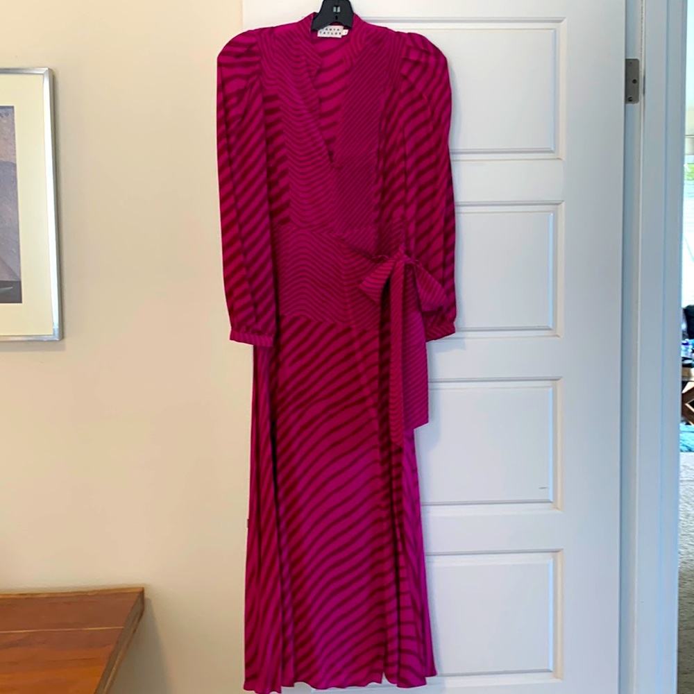 GORGEOUS TANYA TAYLOR 100% SILK DRESS IN A Size 0. Has been worn 1x Dry cleaned.